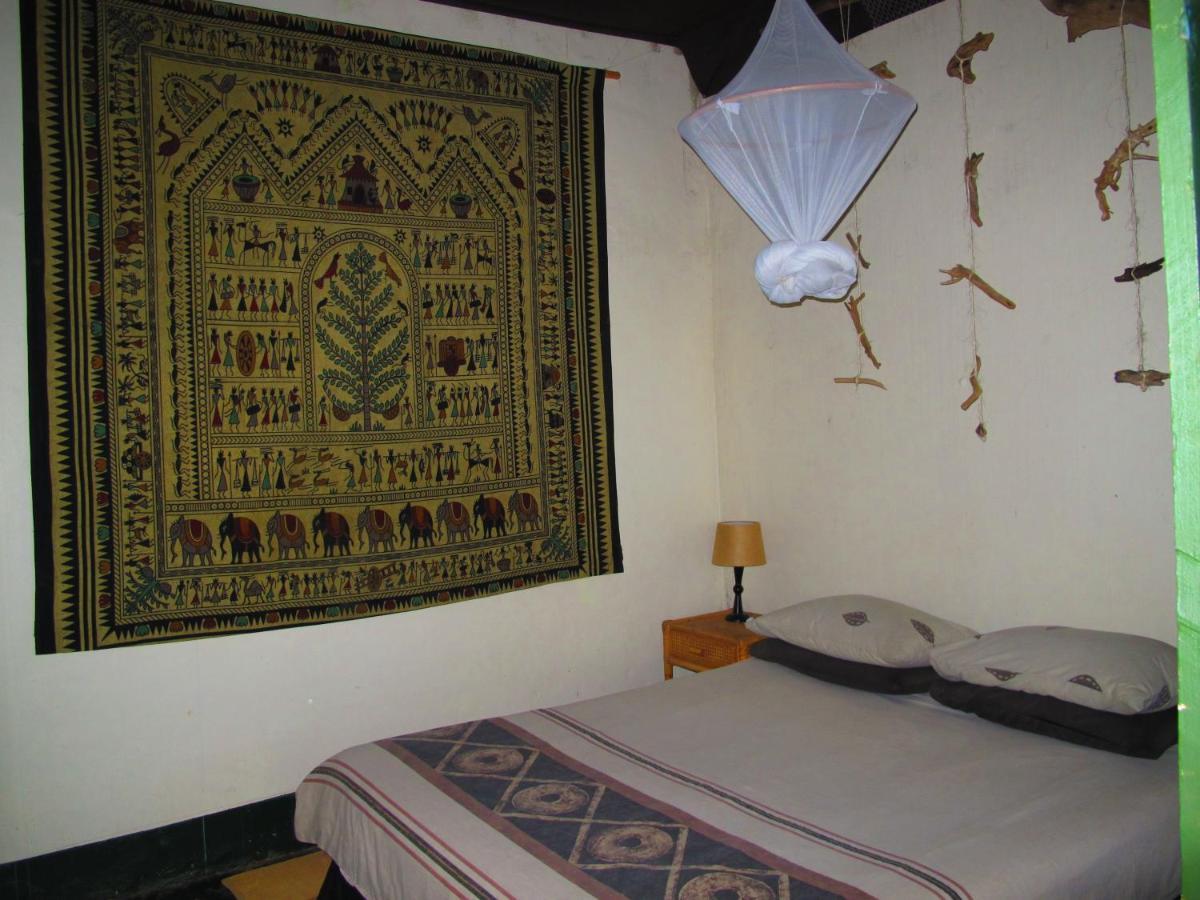 Amapondo Backpacker Lodge Port Saint Johnʼs Esterno foto